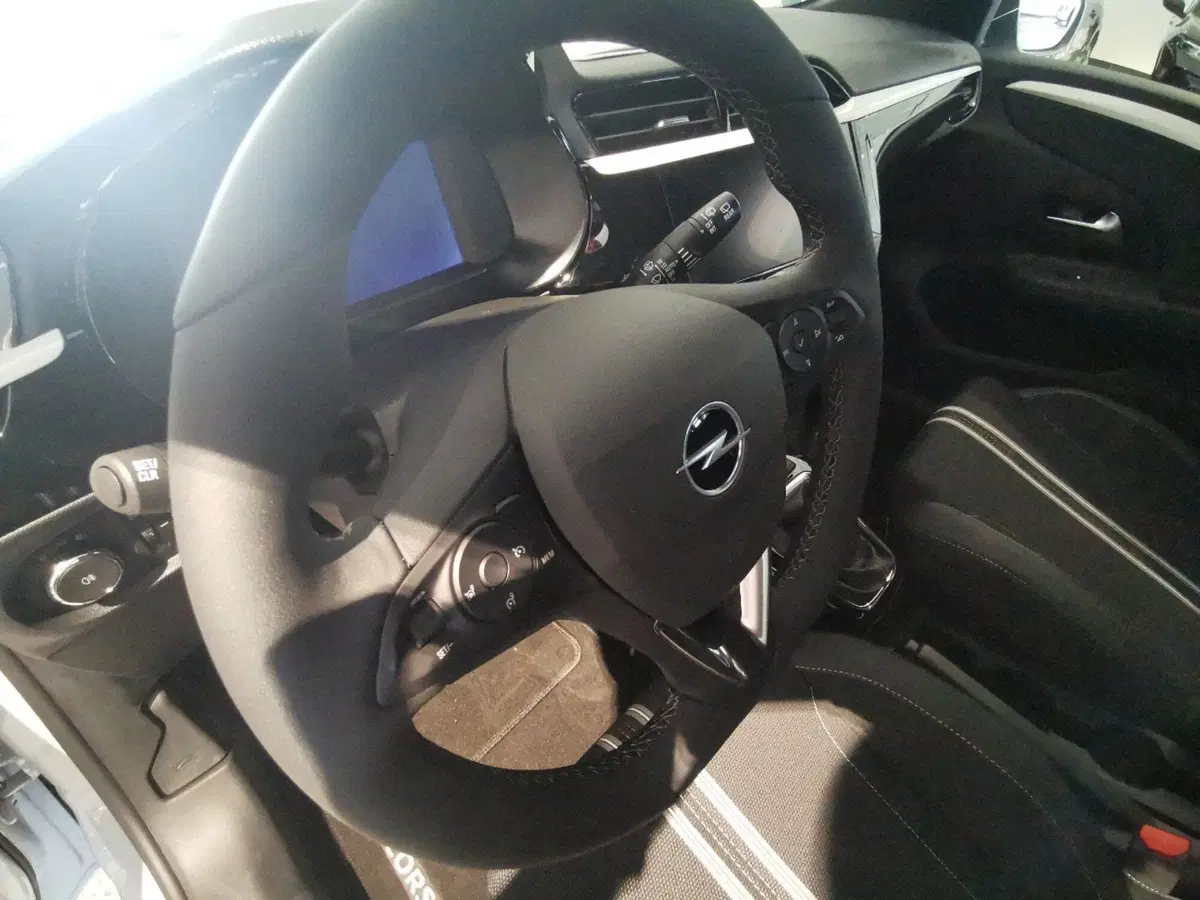 Opel Corsa nuova a Taranto (9)