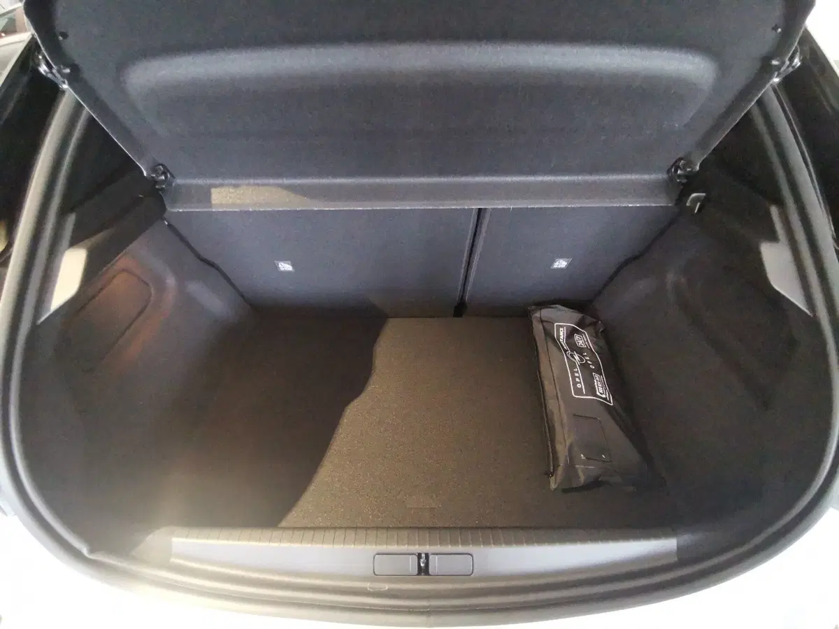 Opel Corsa nuova a Taranto (19)