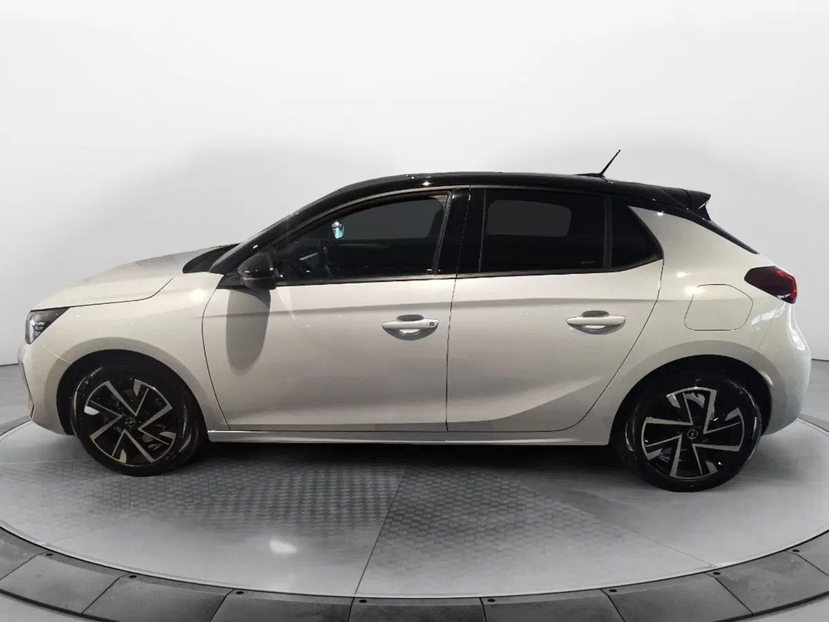 Opel Corsa nuova a Taranto (7)