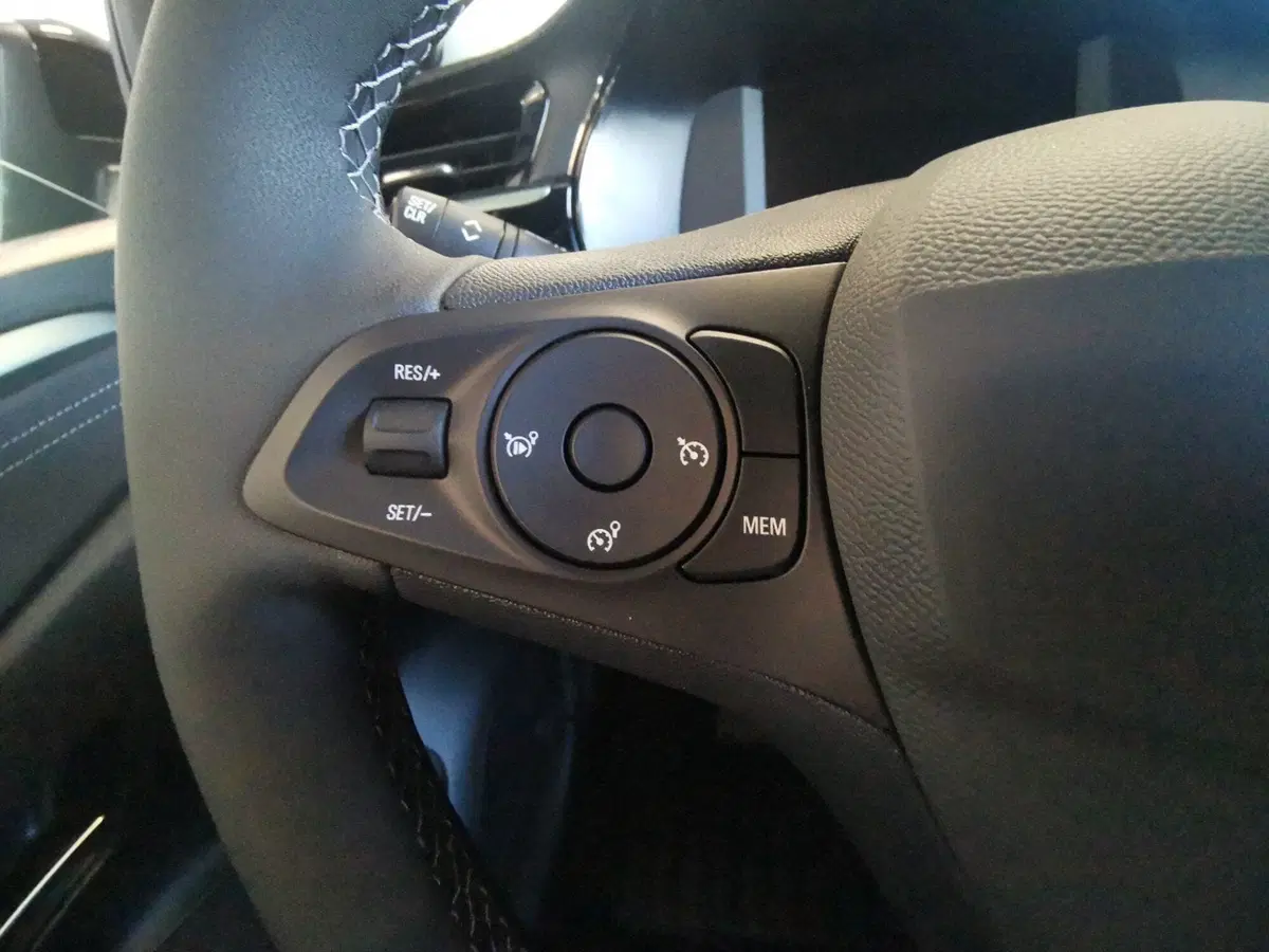 Opel Corsa nuova a Brindisi (11)