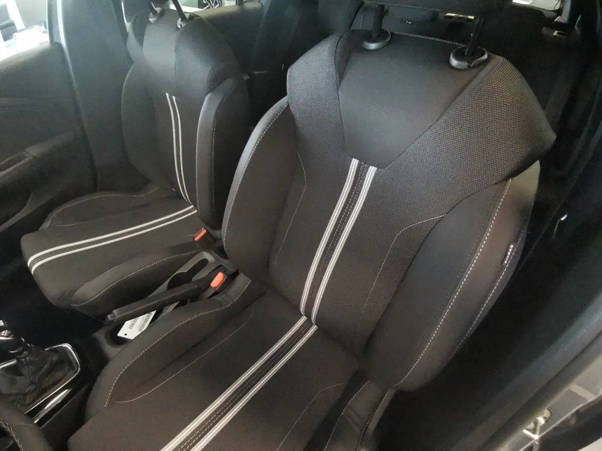 Opel Corsa nuova a Brindisi (12)