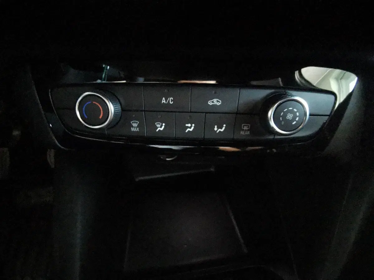 Opel Corsa nuova a Brindisi (16)