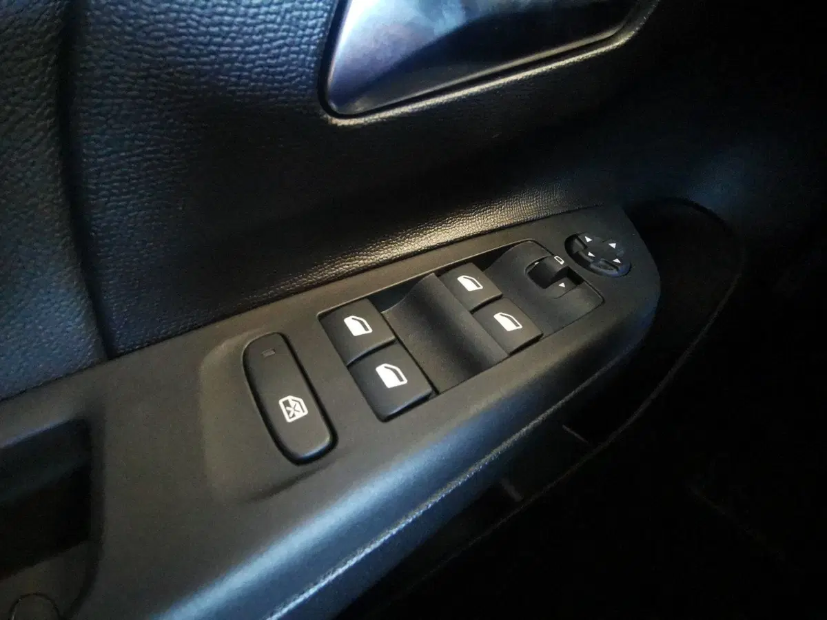 Opel Corsa nuova a Brindisi (18)