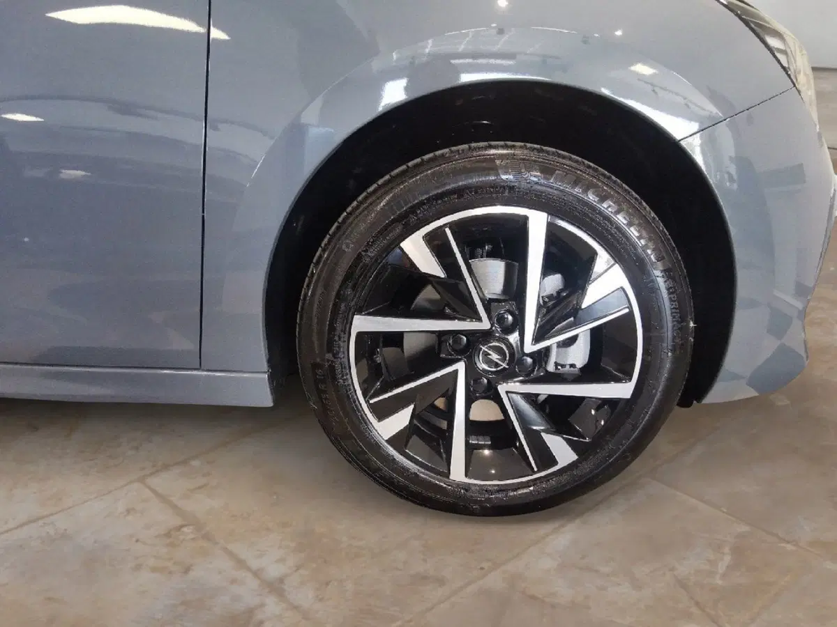 Opel Corsa nuova a Brindisi (5)