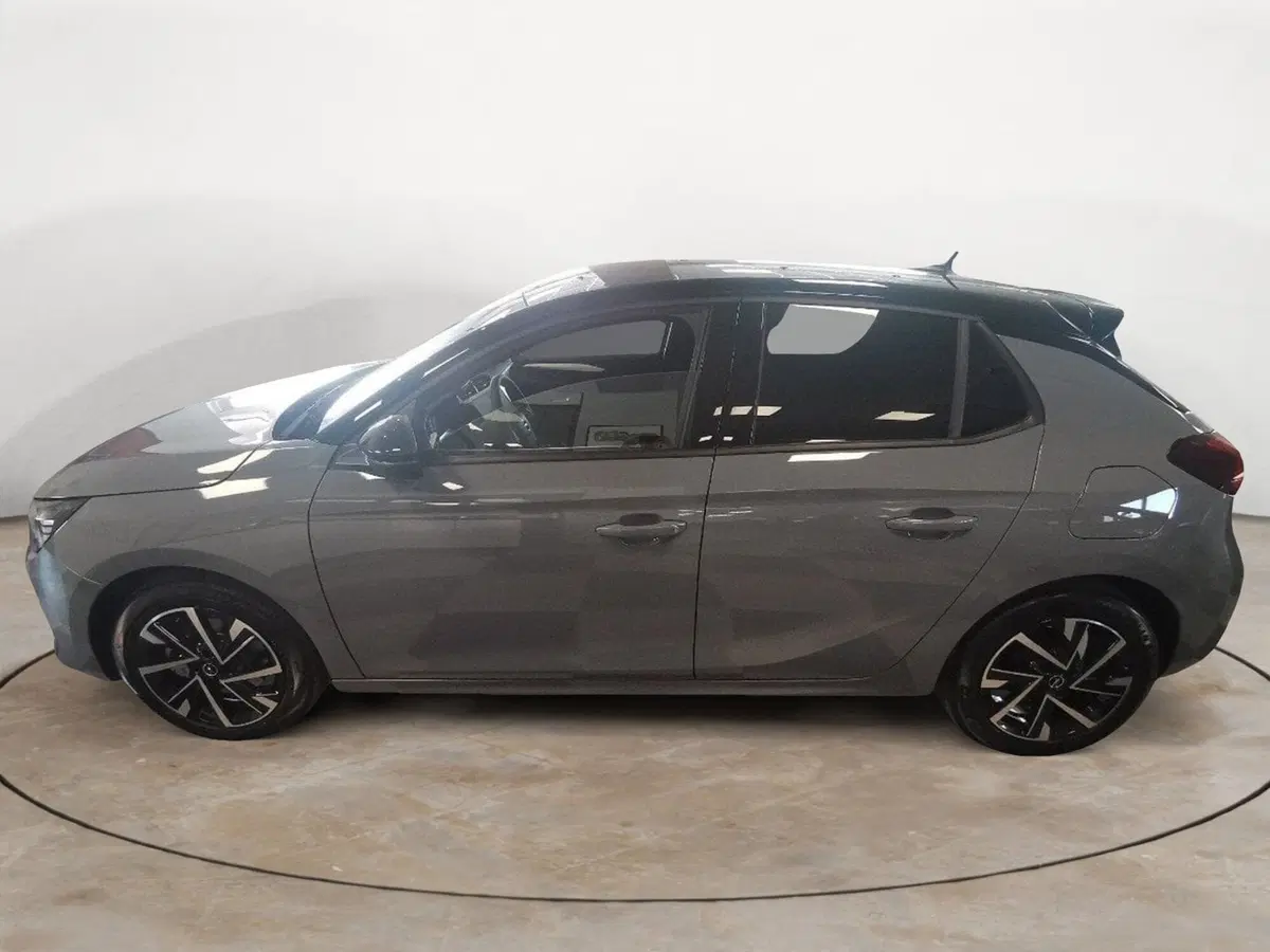 Opel Corsa nuova a Brindisi (9)