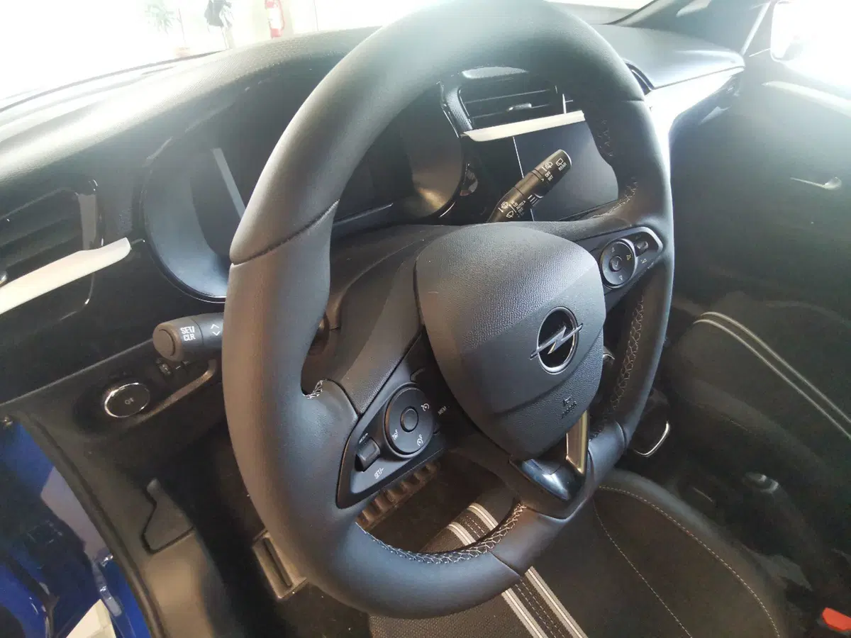 Opel Corsa nuova a Taranto (11)