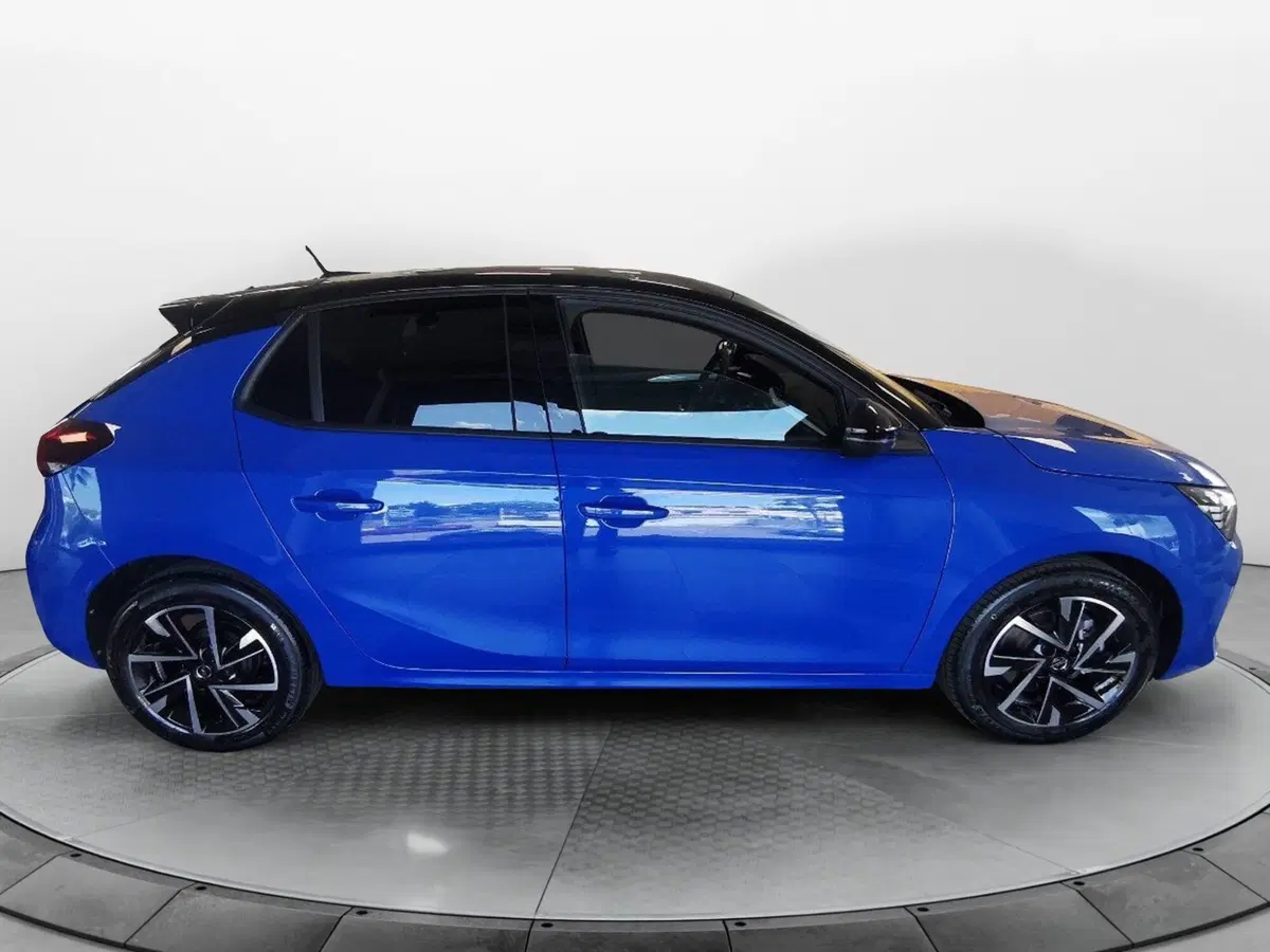 Opel Corsa nuova a Taranto (4)