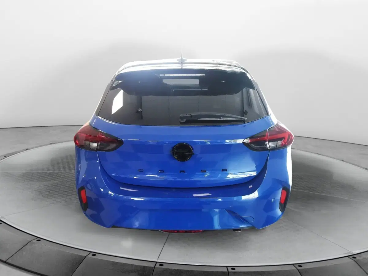 Opel Corsa nuova a Taranto (6)
