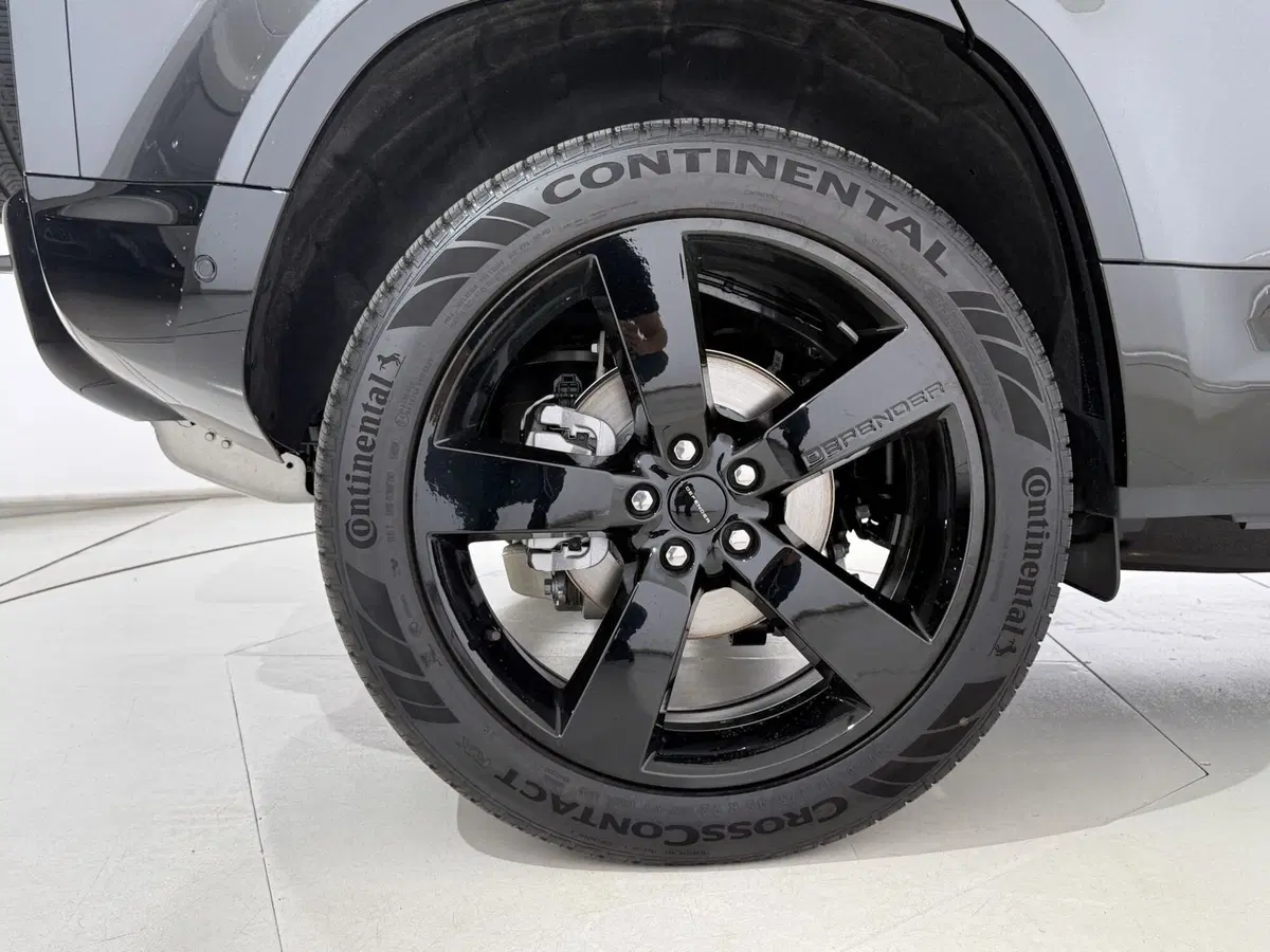 Land Rover Defender nuova a Perugia (12)