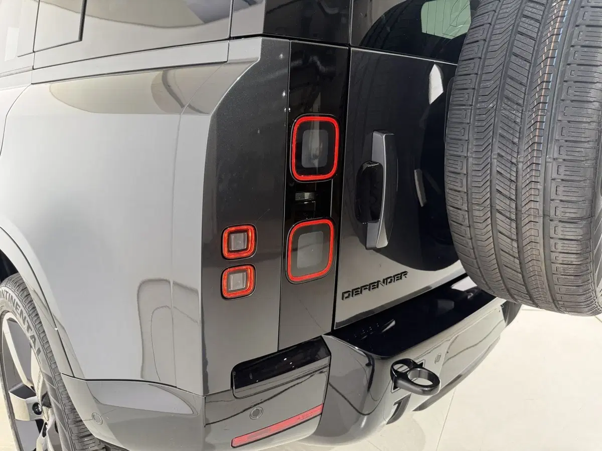 Land Rover Defender nuova a Perugia (14)