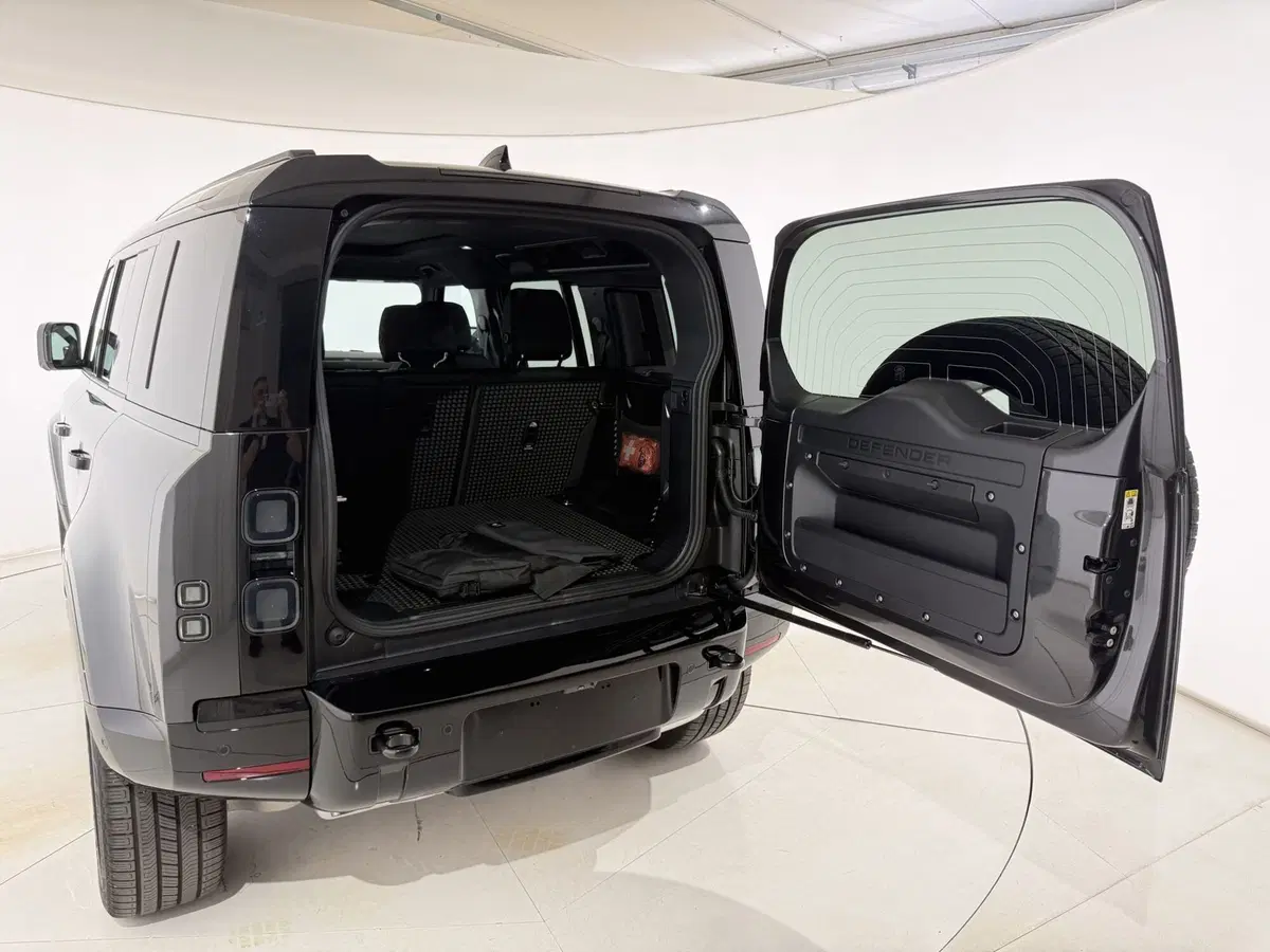 Land Rover Defender nuova a Perugia (20)