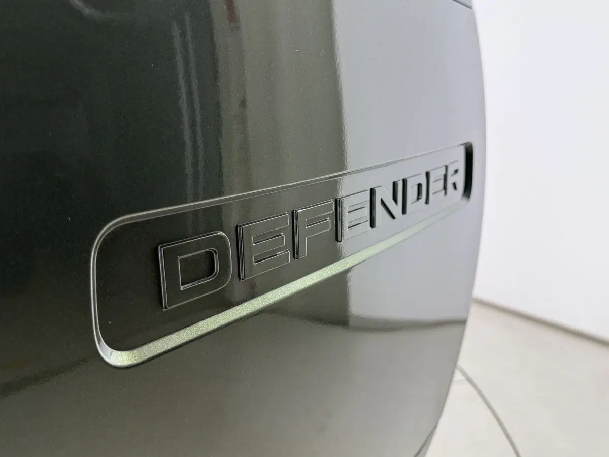 Land Rover Defender nuova a Perugia (14)