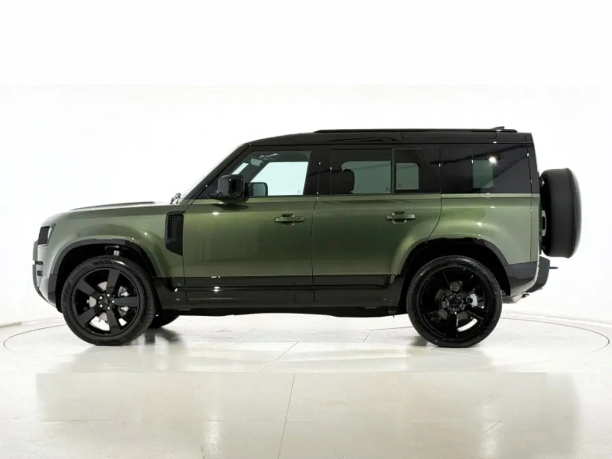 Land Rover Defender nuova a Perugia (2)