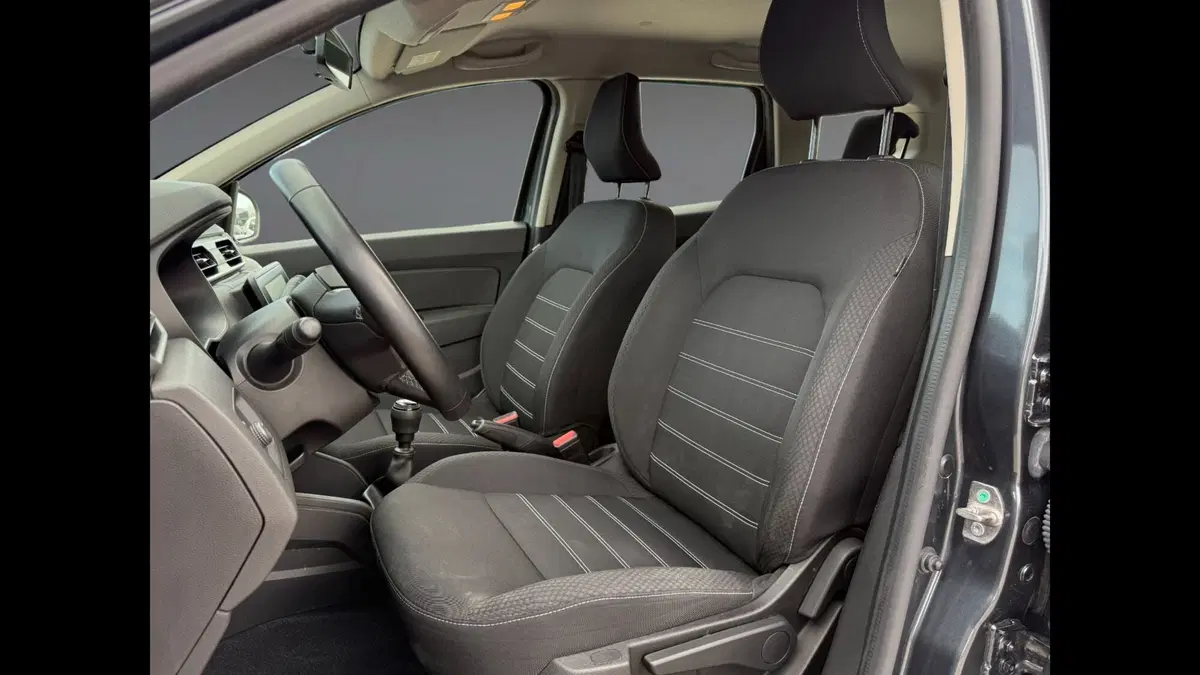 Dacia Duster usata a Palermo (9)