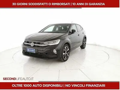 Volkswagen Taigo 1.0 TSI 110 CV DSG R-Line del 2024 usata a San Giovanni Teatino
