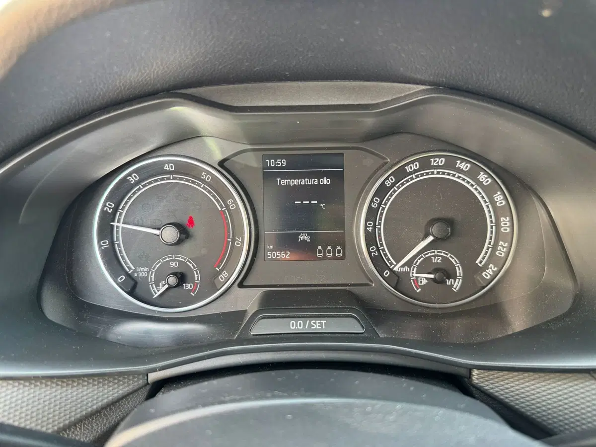 Skoda Kamiq usata a Varese (5)
