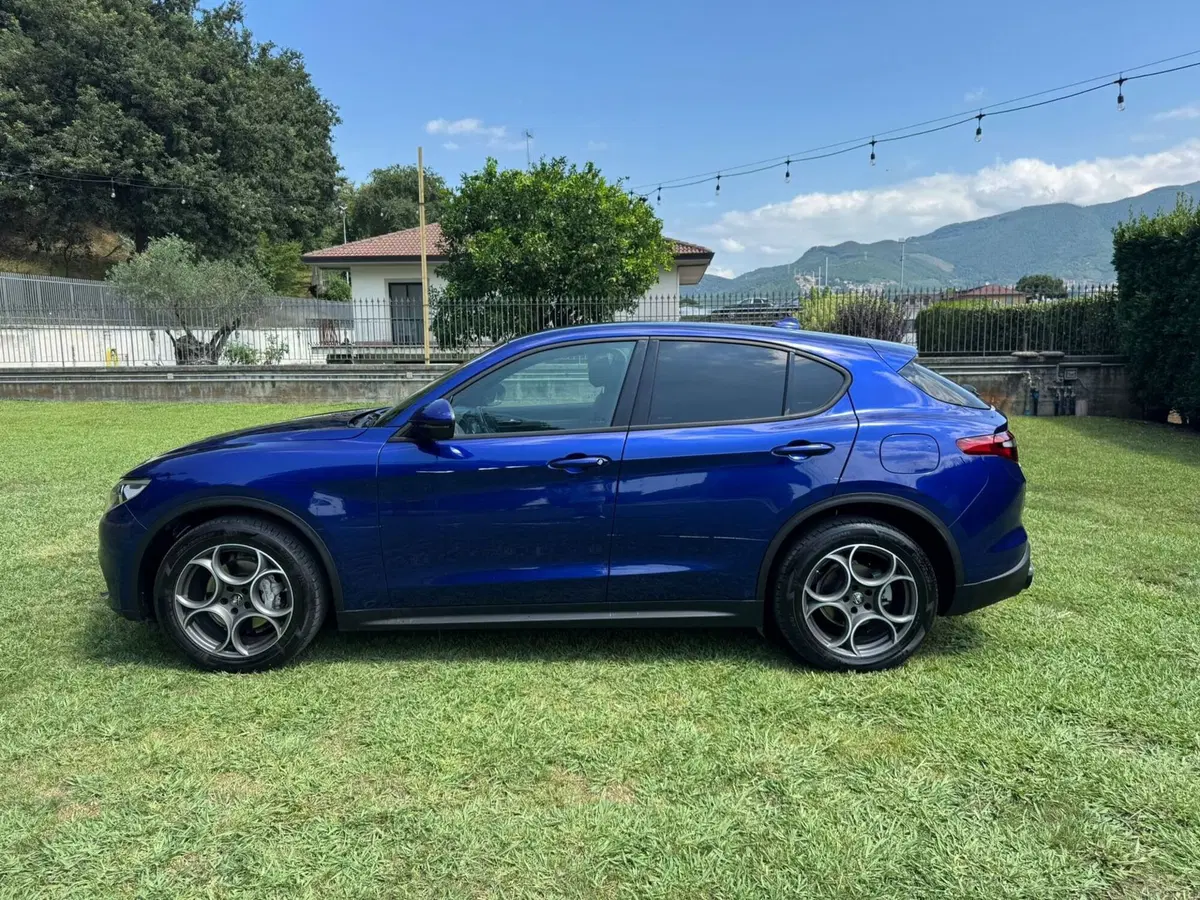 Alfa Romeo Stelvio usata a Salerno (10)