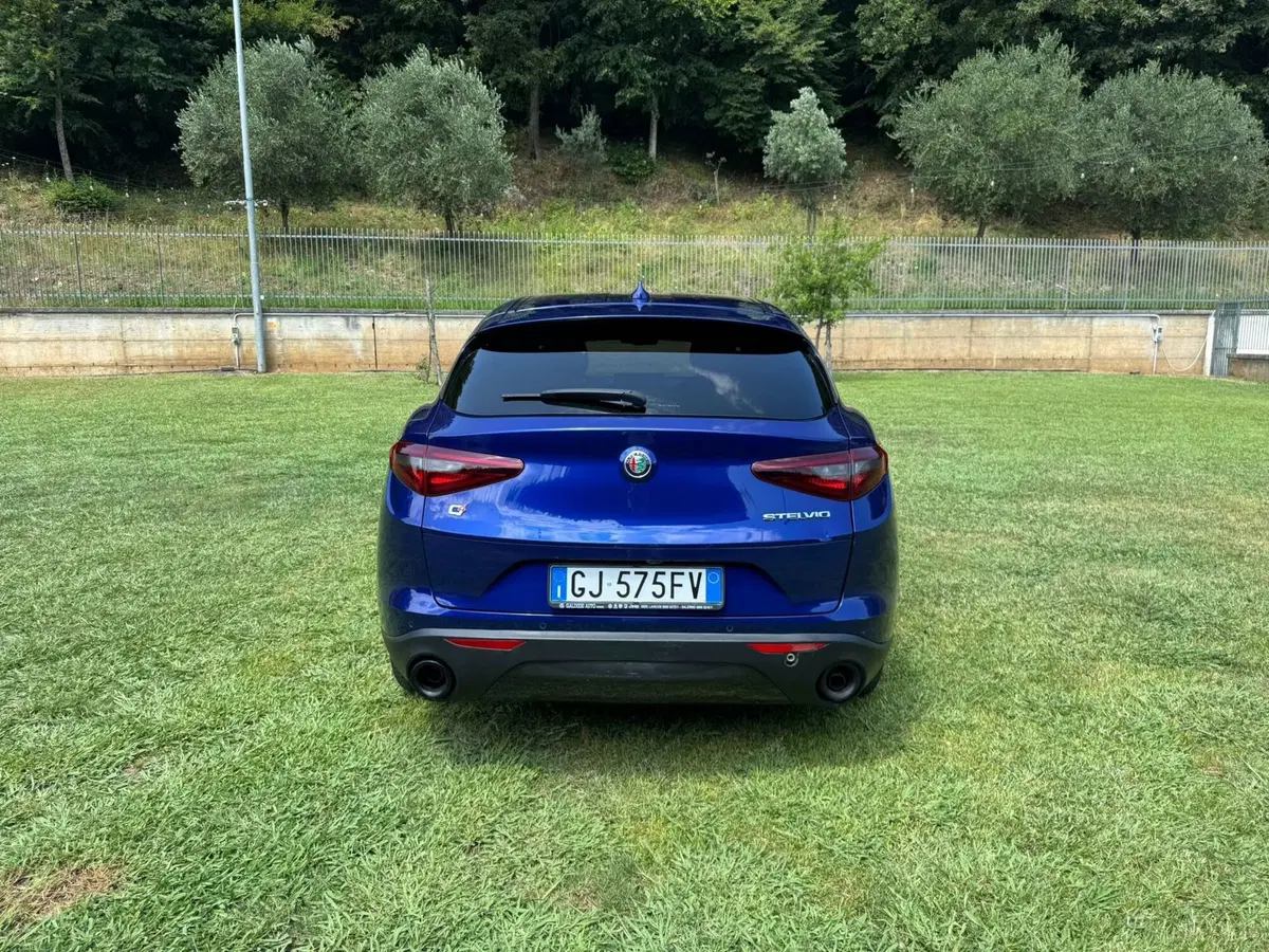 Alfa Romeo Stelvio usata a Salerno (11)