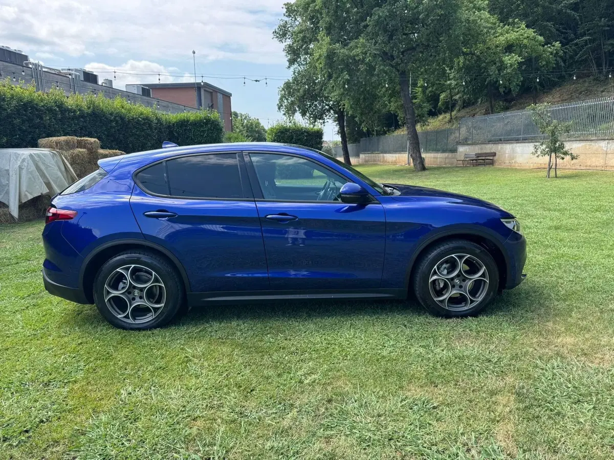 Alfa Romeo Stelvio usata a Salerno (15)