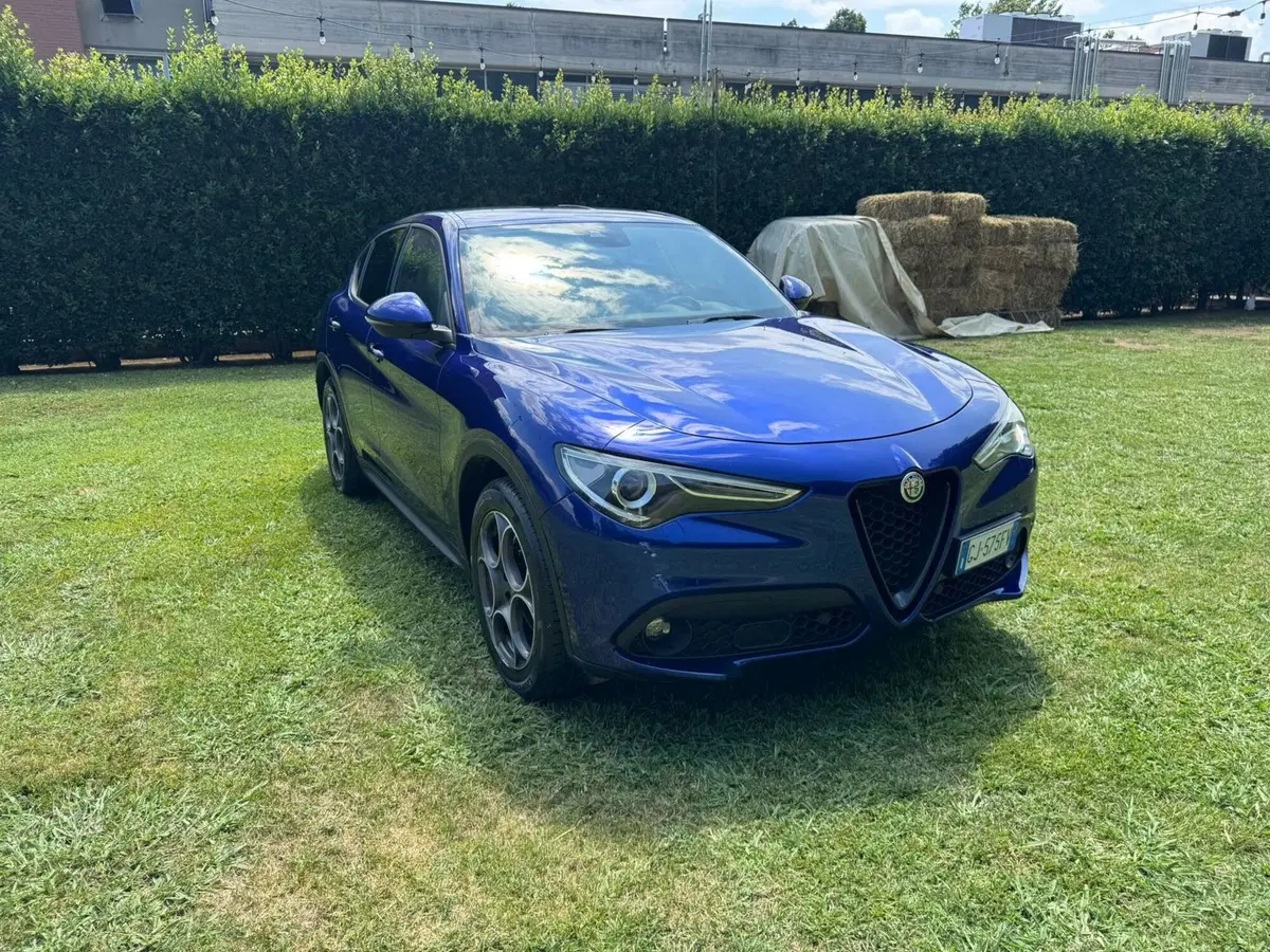 Alfa Romeo Stelvio usata a Salerno (2)