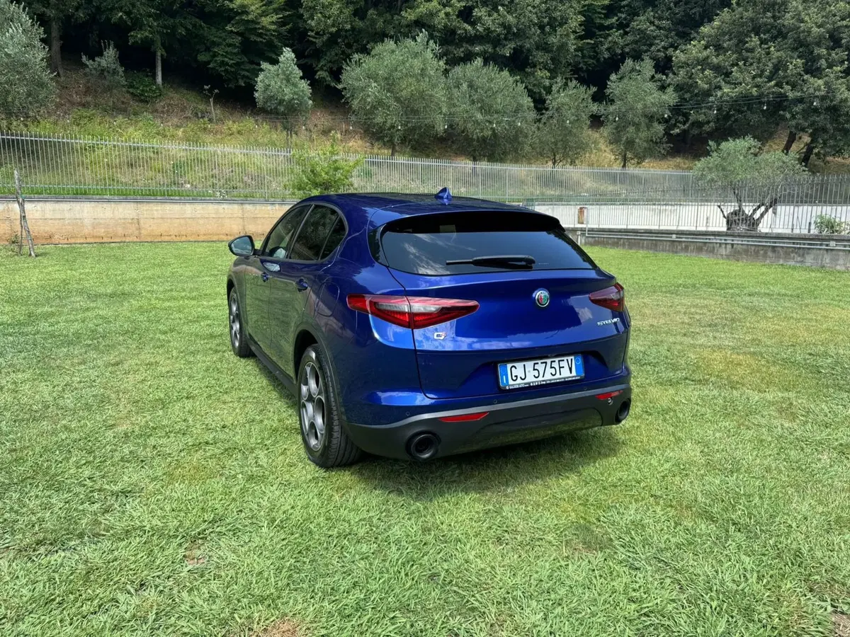 Alfa Romeo Stelvio usata a Salerno (3)