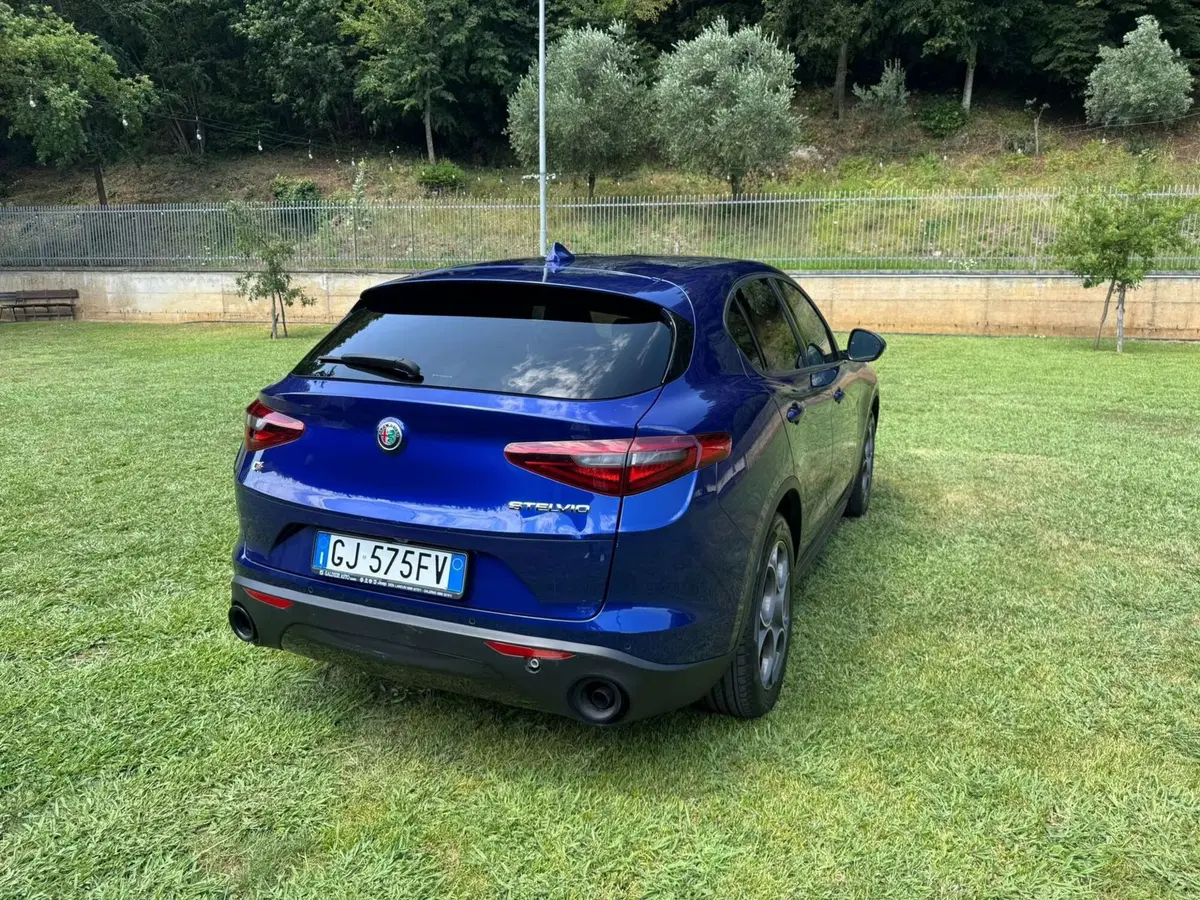 Alfa Romeo Stelvio usata a Salerno (4)