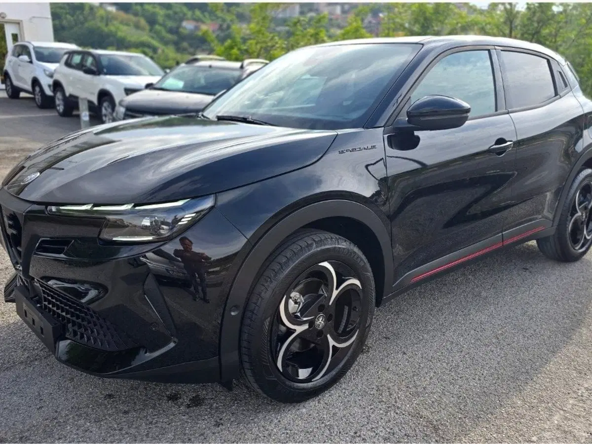 Alfa Romeo Junior nuova a Salerno