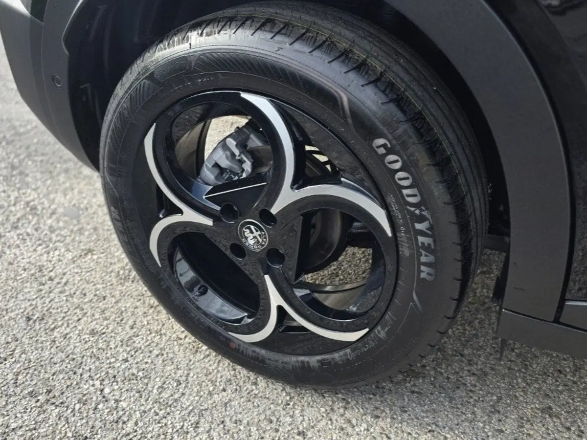 Alfa Romeo Junior nuova a Salerno (17)