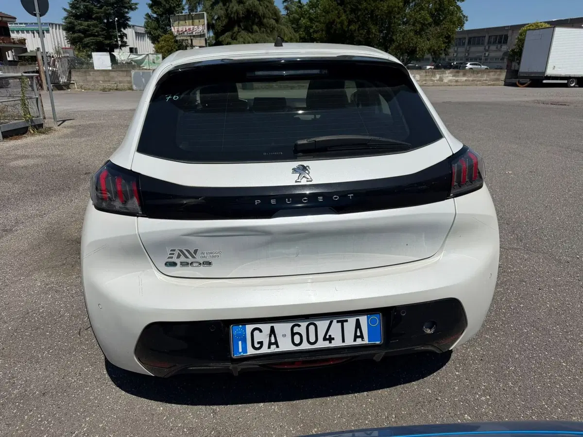 Peugeot 208 usata a Salerno (10)