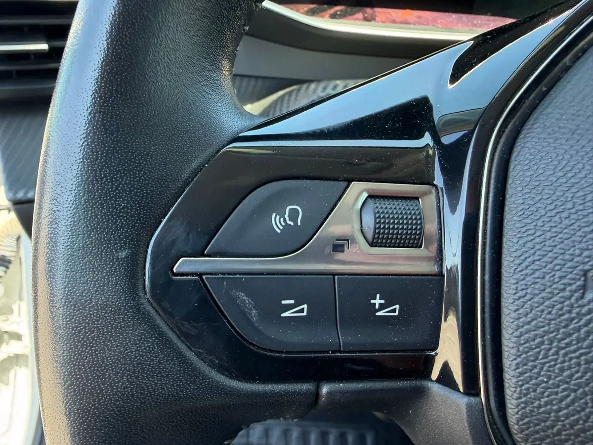 Peugeot 208 usata a Salerno (14)