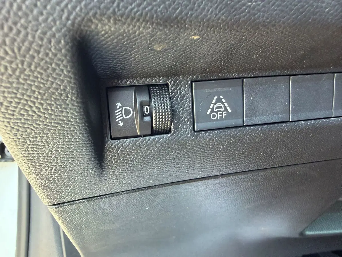 Peugeot 208 usata a Salerno (16)