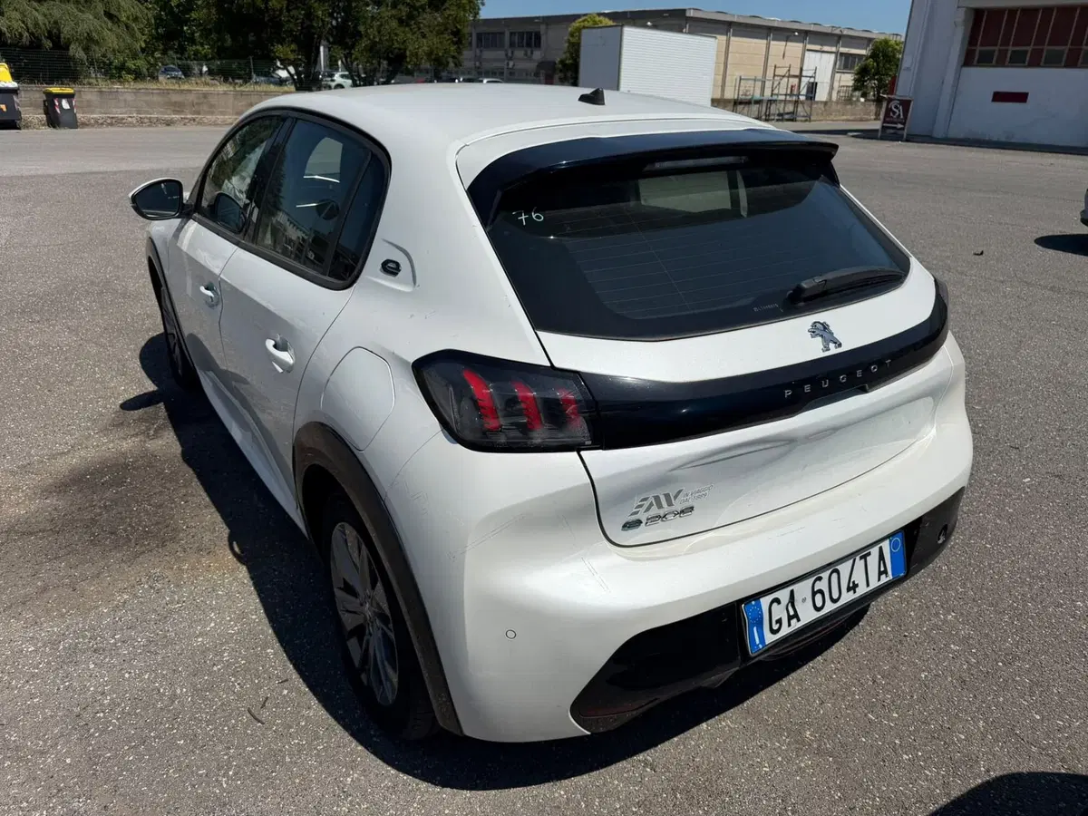 Peugeot 208 usata a Salerno (3)