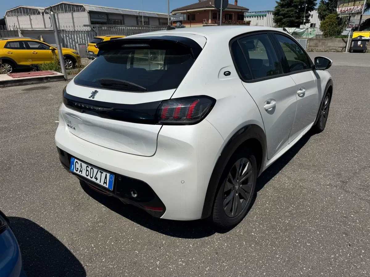 Peugeot 208 usata a Salerno (4)