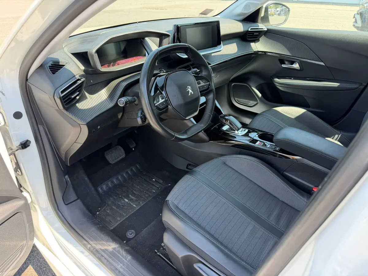 Peugeot 208 usata a Salerno (6)
