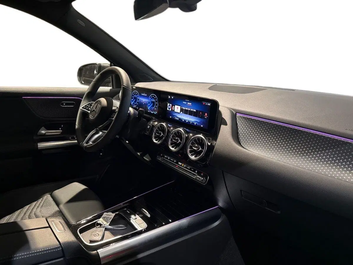 Mercedes-Benz EQA usata a Firenze (15)