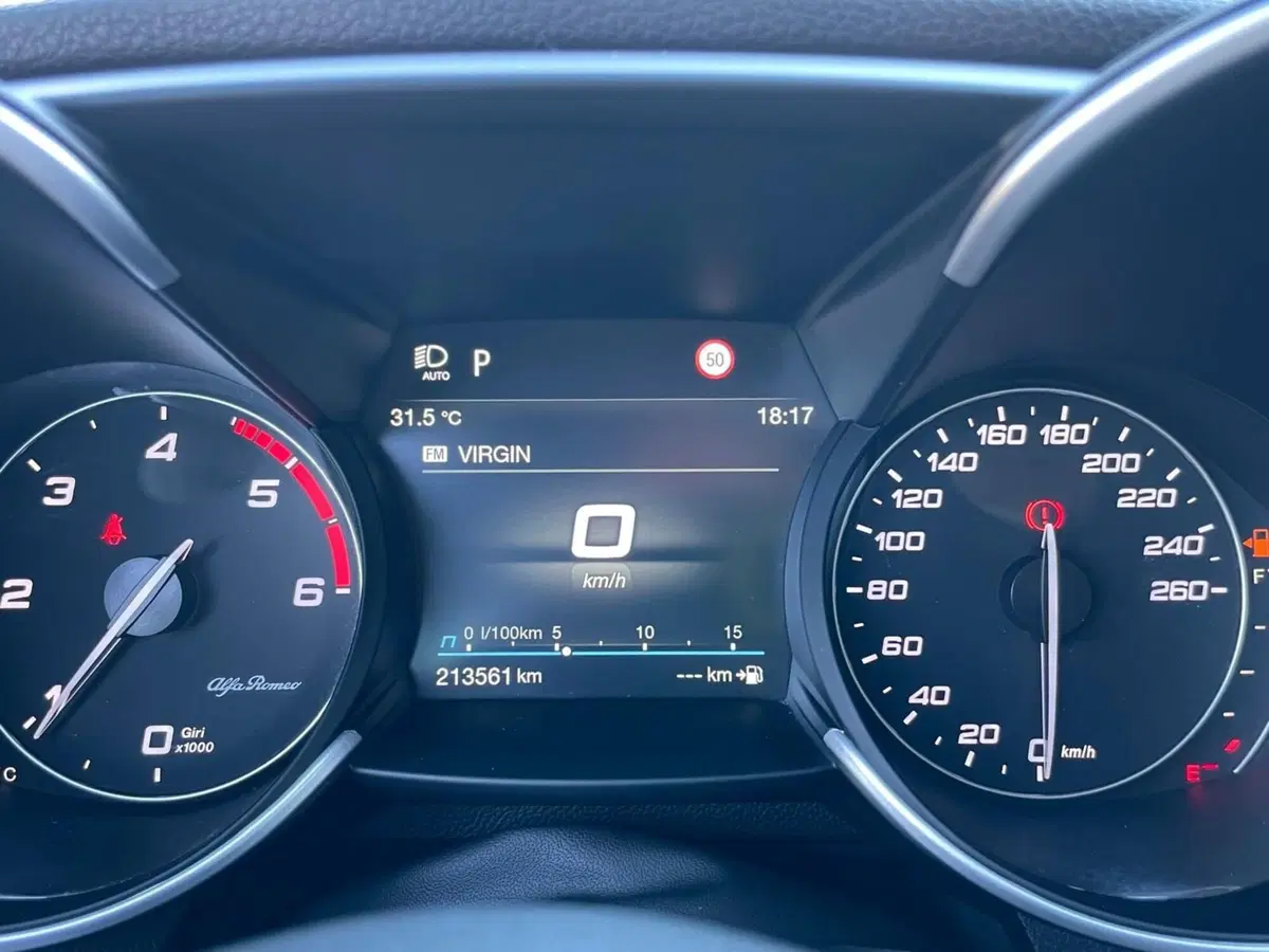 Alfa Romeo Giulia usata a Ancona (12)