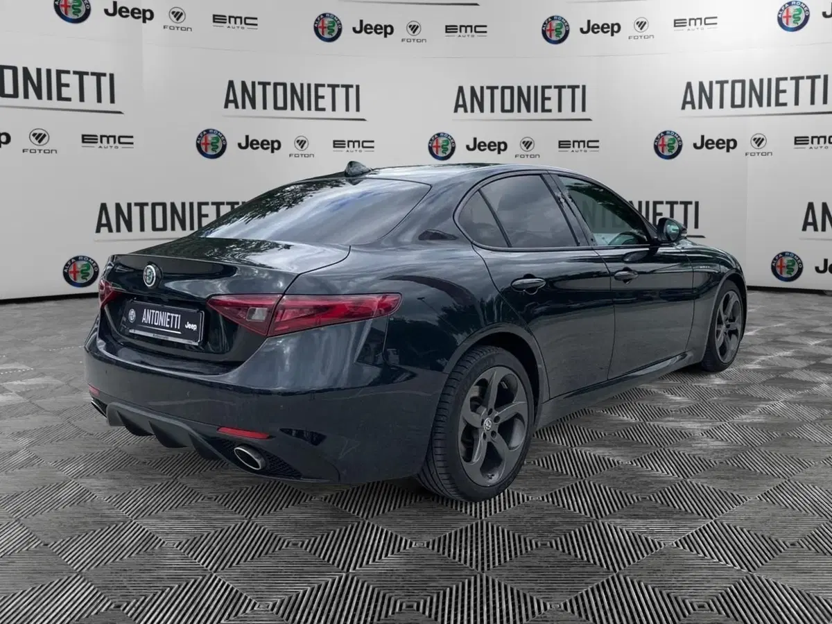 Alfa Romeo Giulia usata a Ancona (5)