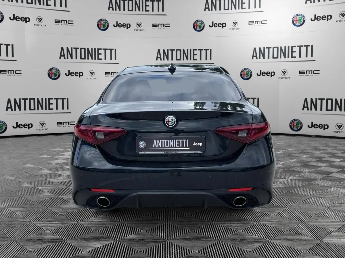 Alfa Romeo Giulia usata a Ancona (6)