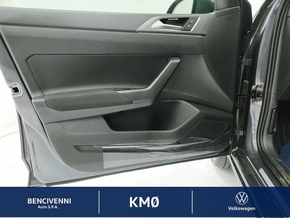 Volkswagen Taigo nuova a Catanzaro (17)