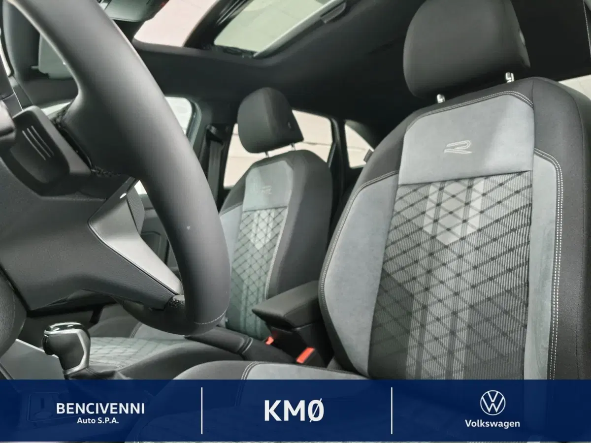 Volkswagen Taigo nuova a Catanzaro (18)