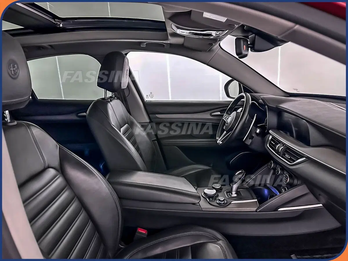 Alfa Romeo Stelvio usata a Milano (14)