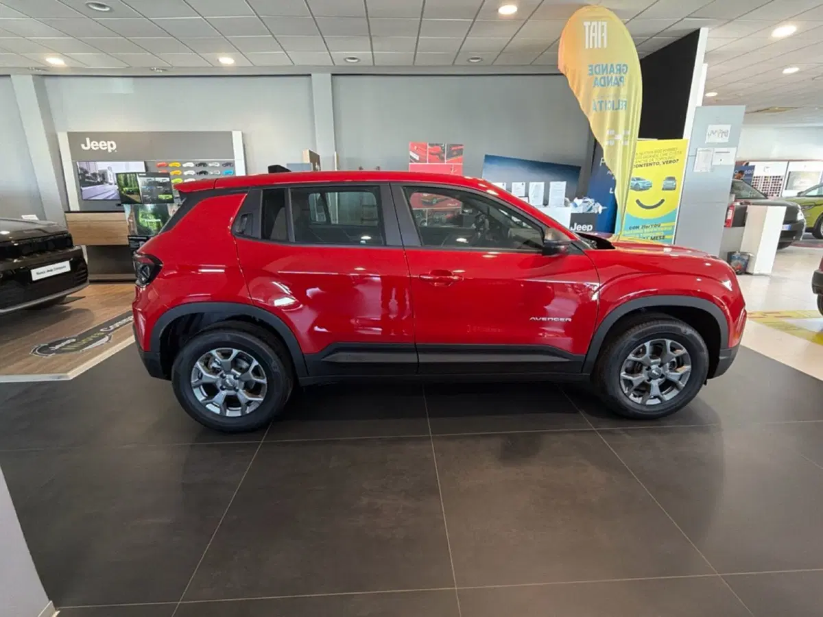 Jeep Avenger nuova a Palermo (5)