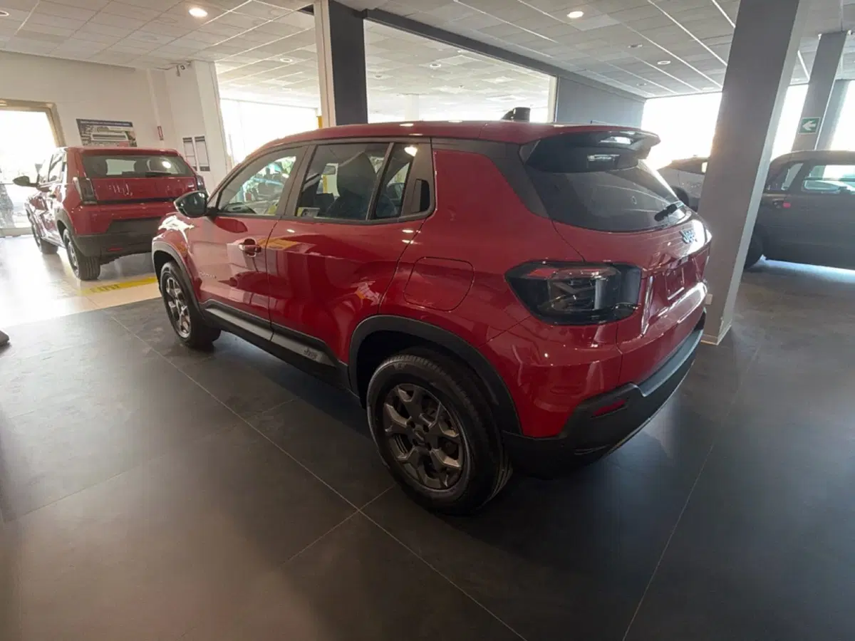 Jeep Avenger nuova a Palermo (8)