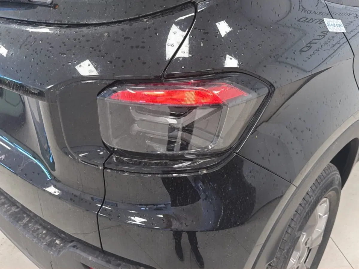 Jeep Avenger nuova a Palermo (19)
