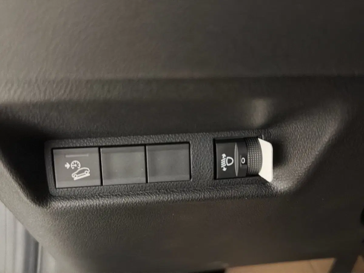 Jeep Avenger nuova a Palermo (13)