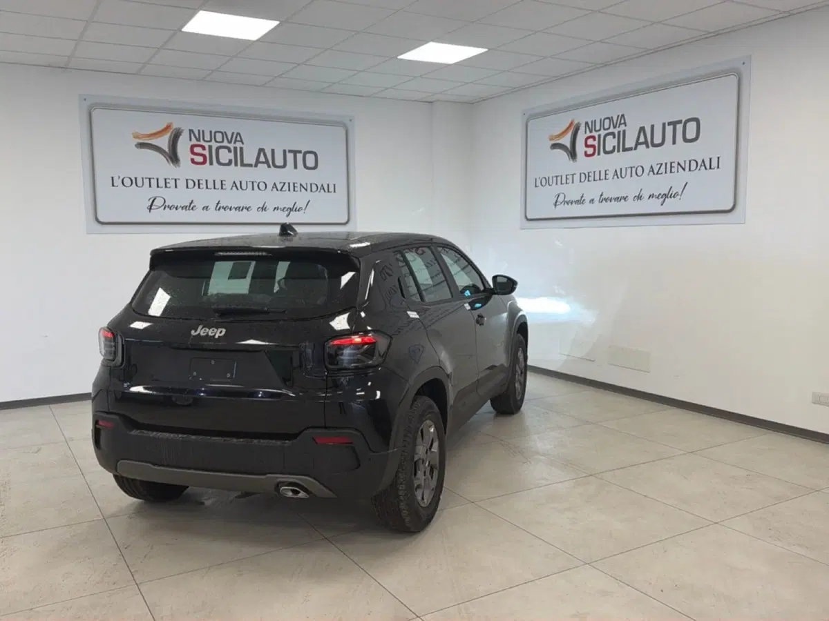 Jeep Avenger nuova a Palermo (17)