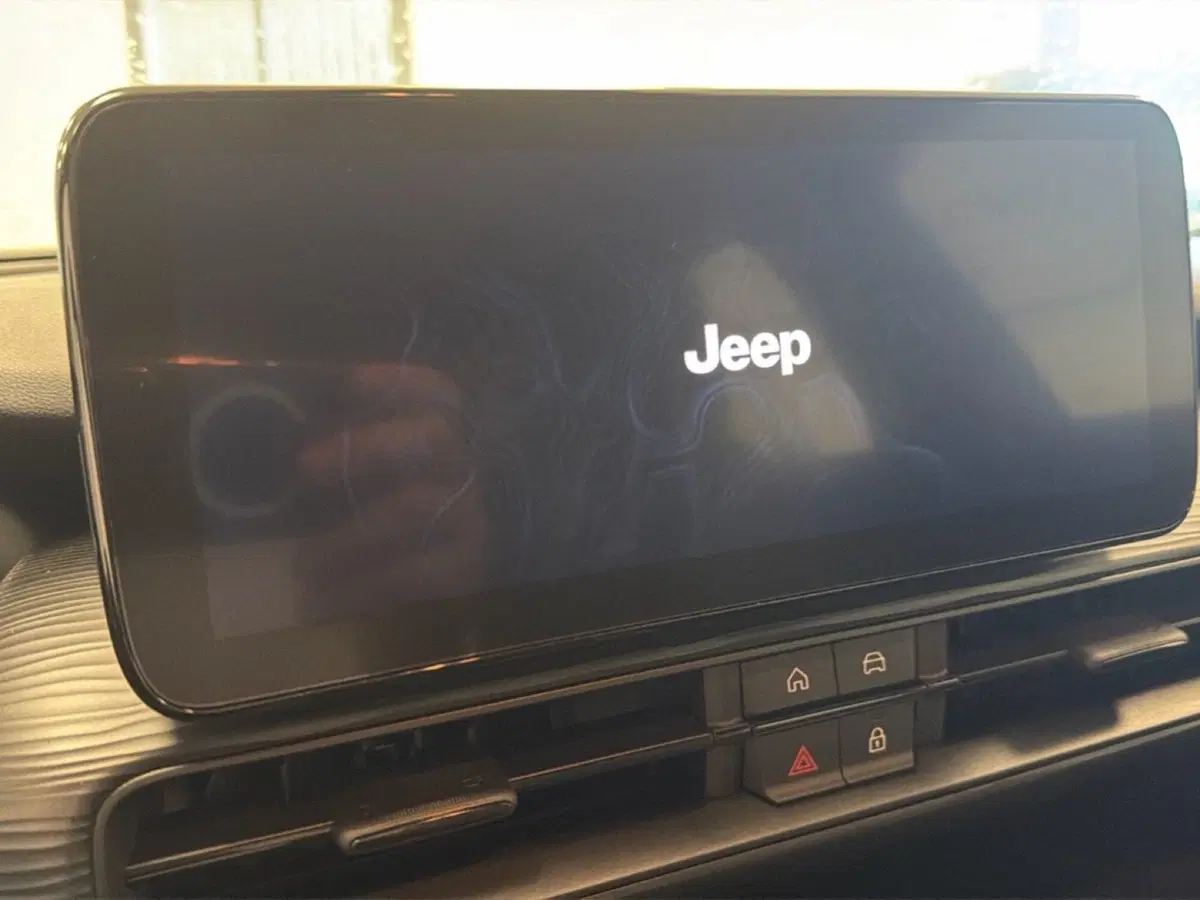 Jeep Avenger nuova a Palermo (7)