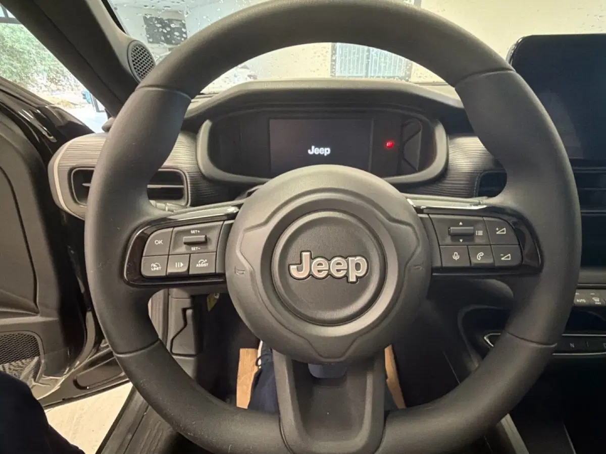 Jeep Avenger nuova a Palermo (11)