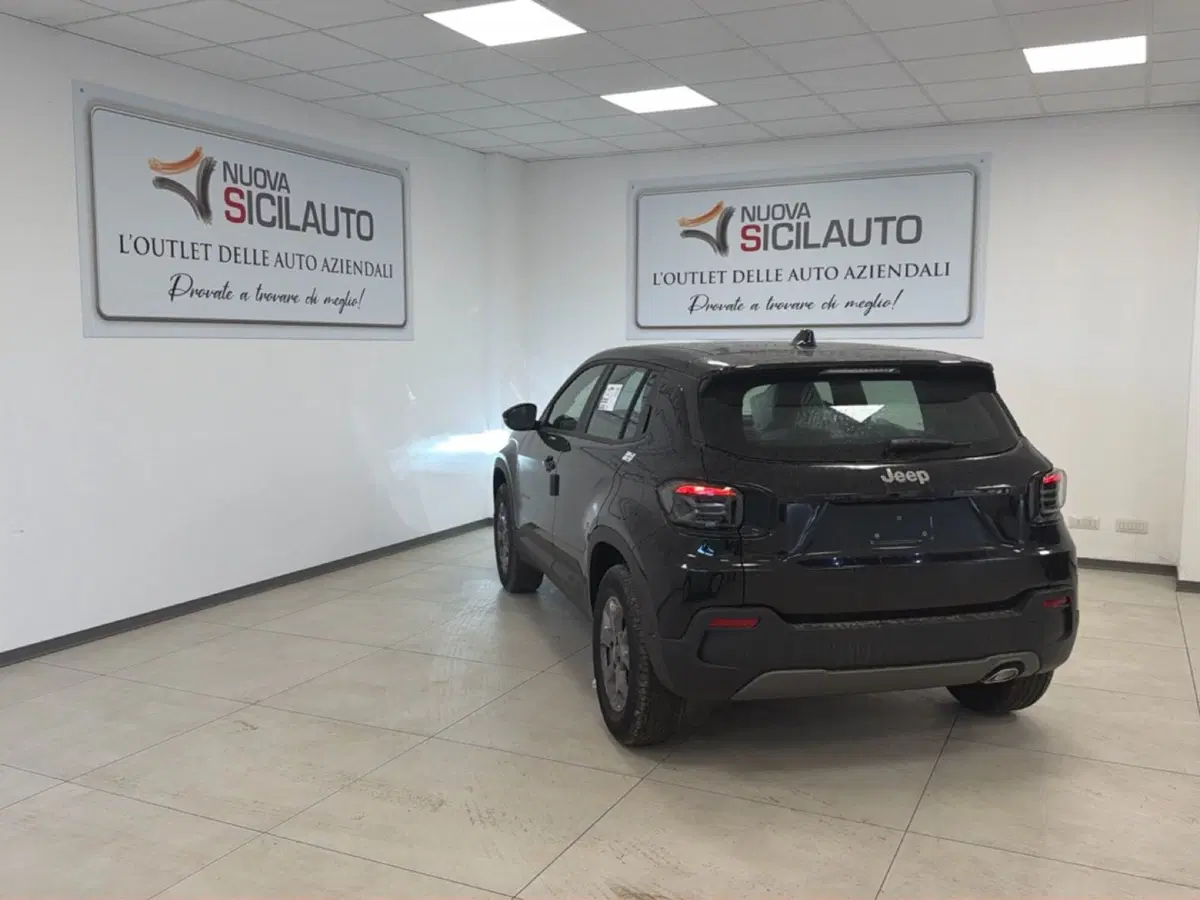 Jeep Avenger nuova a Palermo (18)