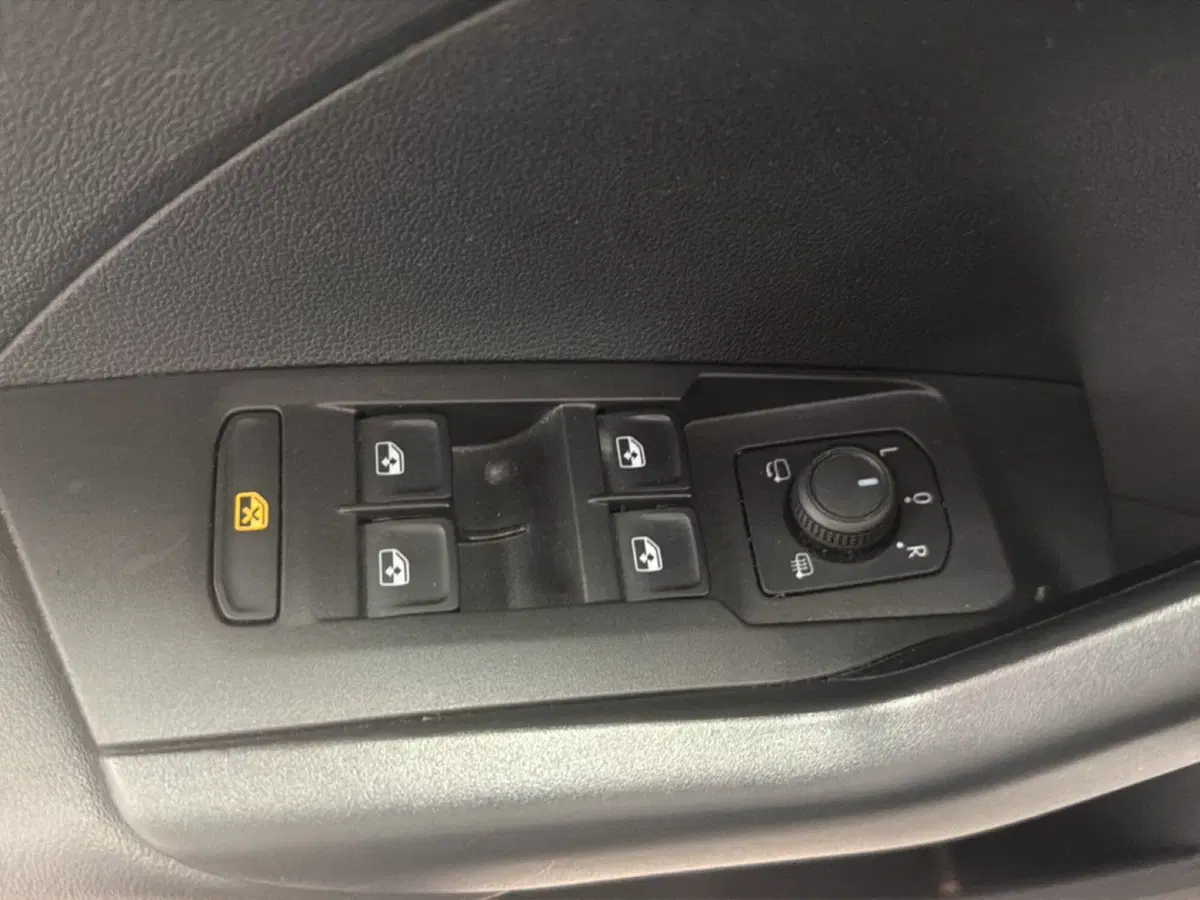 Volkswagen T-Cross usata a Palermo (8)